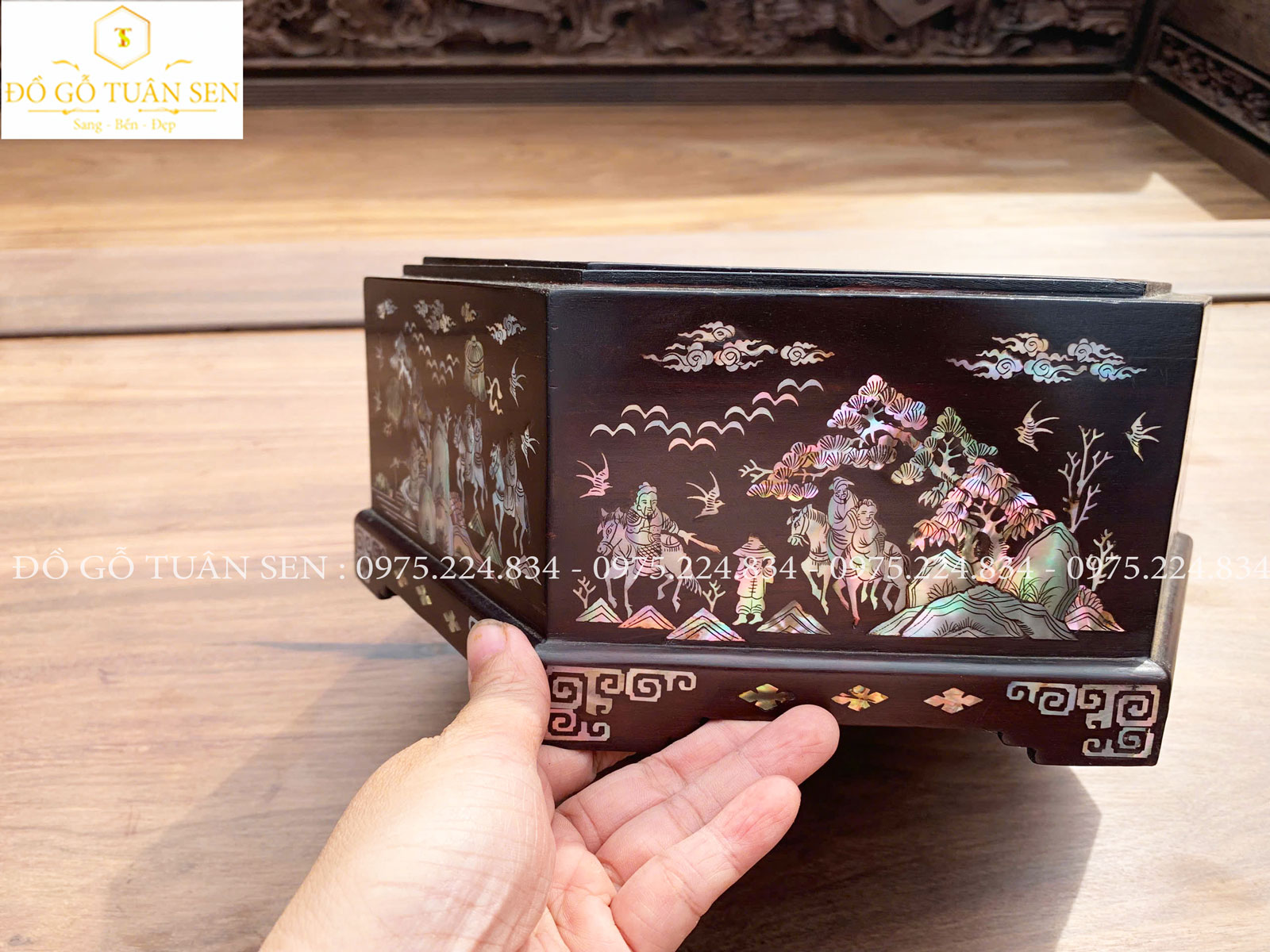 Thông tin chi tiết Tráp lục năng gỗ gụ TS9
